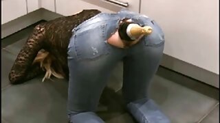 Thiếu niên Nhật Bản thiếu kinh nghiệm cưỡi một con cặc cứng ngắc theo kiểu cowgirl ngược trước khi chuyển sang tư thế truyền giáo trong clip phim xes khmer sex Jav HD hấp dẫn.